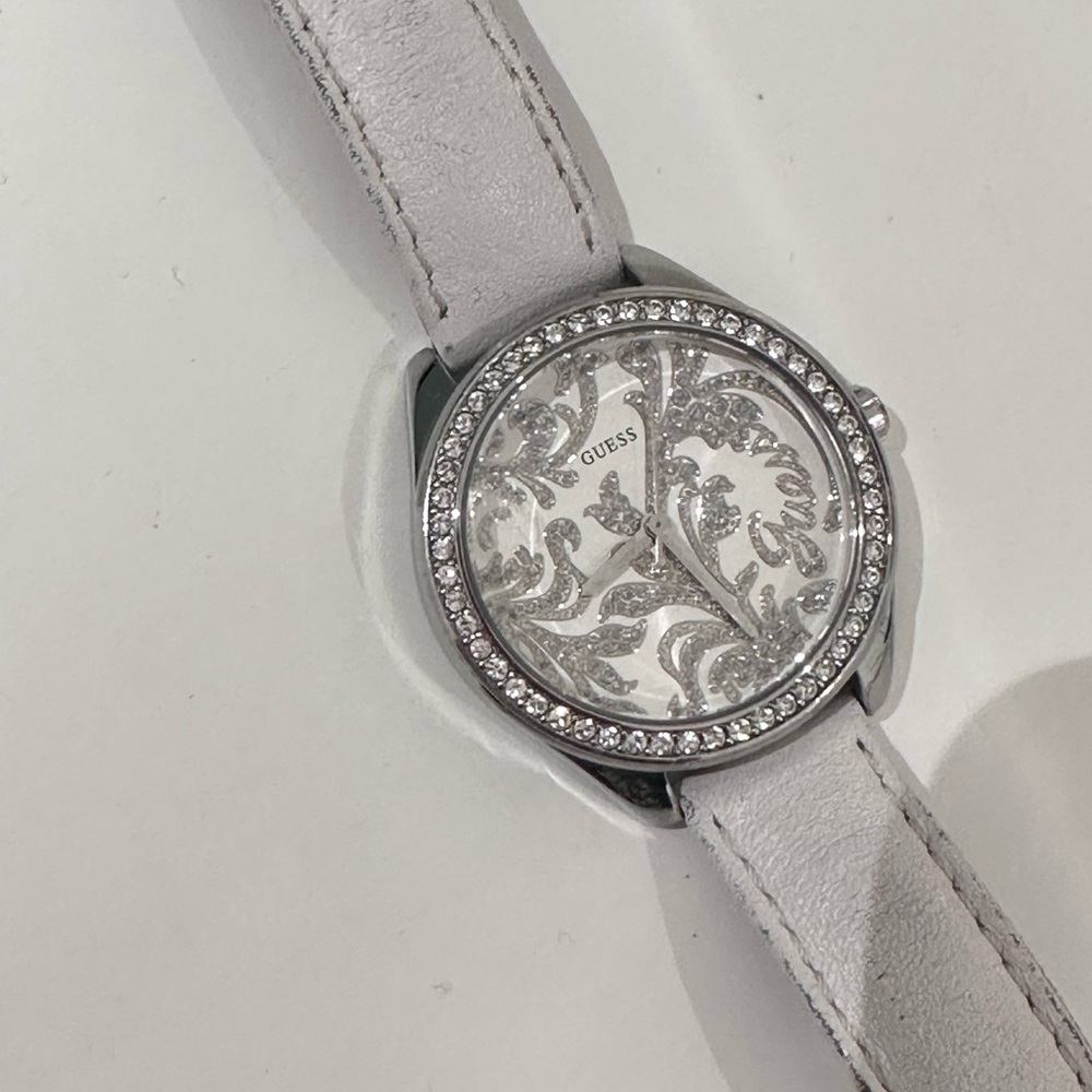 UWhite Leather with gemstone face design Guess Watch